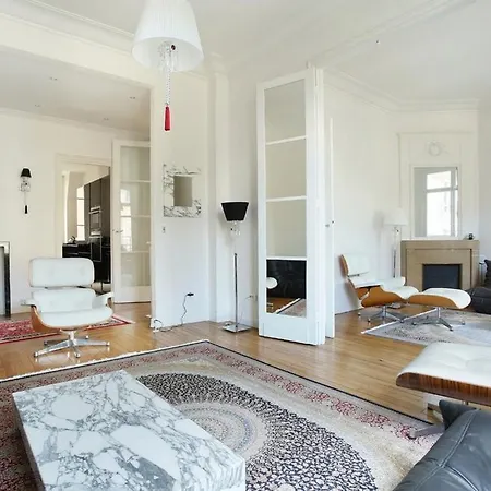 District A Bright And Peaceful Pied A Terre * Paris